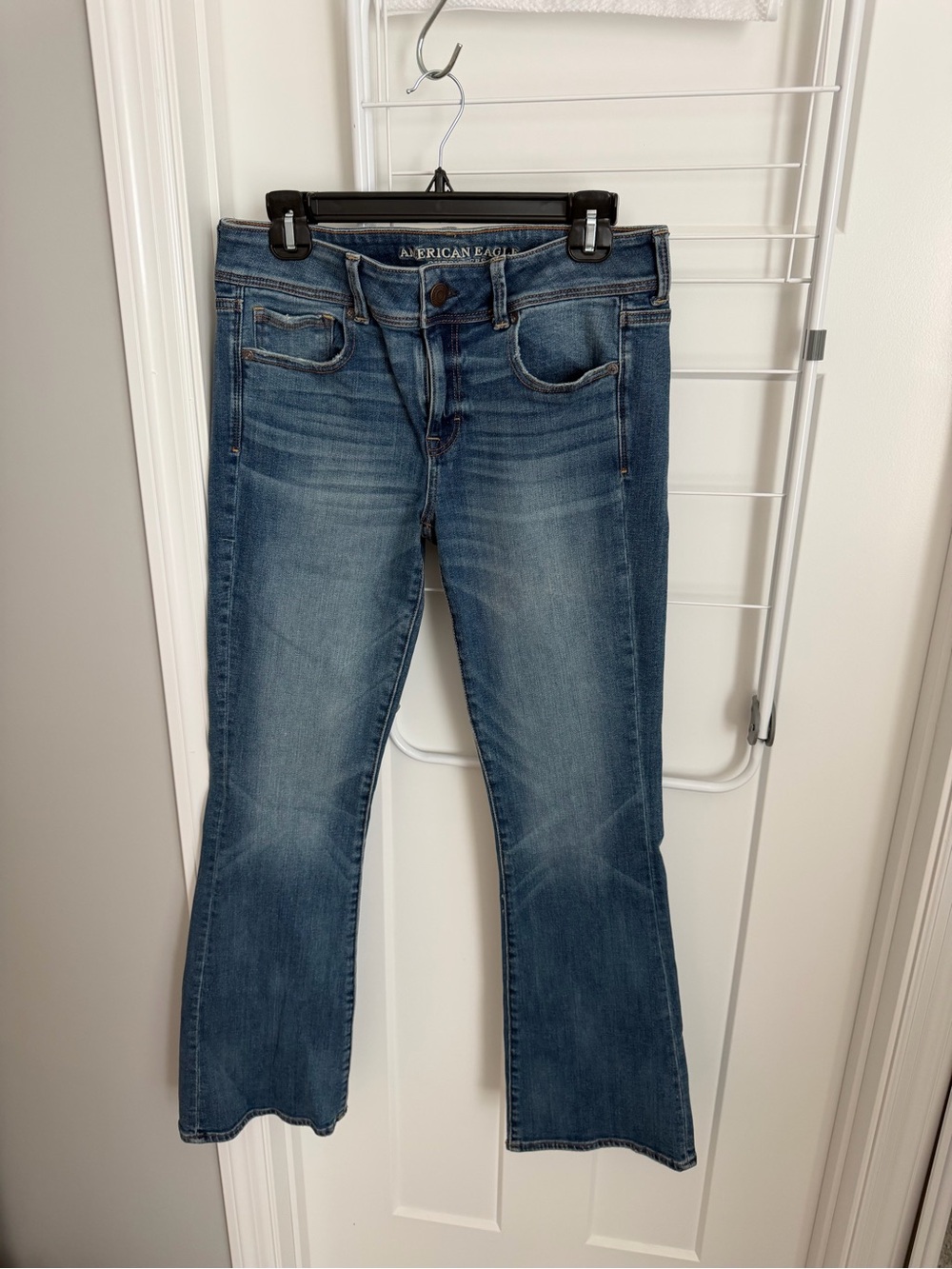 American Eagle Outfitters Women's Blue Bootcut (Kick Boot) Stretch Jeans
